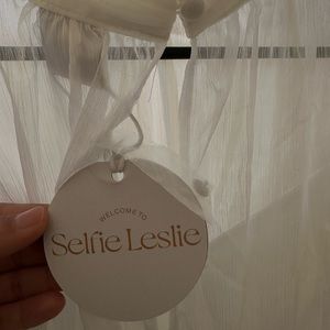 Selfie Leslie size XL White mini dress